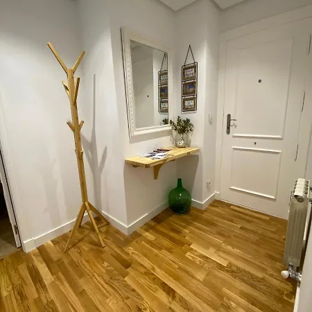 Alojamiento En Pleno Centro Con Wifi Y Aire Acondicionado Logrono Exterior photo