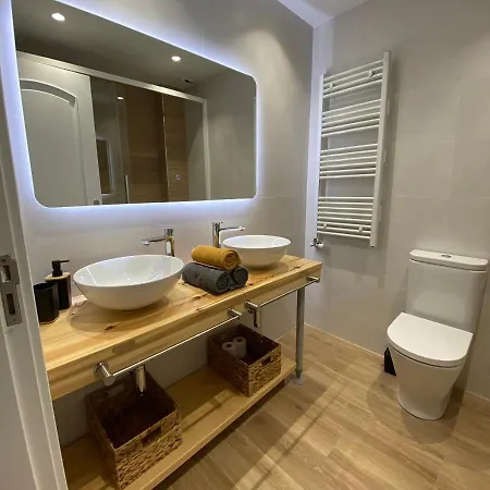 Alojamiento En Pleno Centro Con Wifi Y Aire Acondicionado Logrono Exterior photo